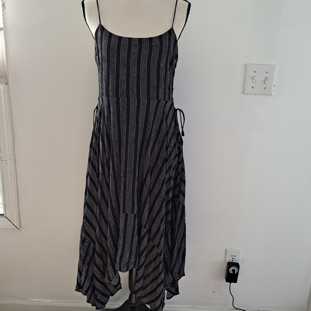 LULU'S black and gray Striped Assymetrical 100% Rayon Flowy Dress Size L…